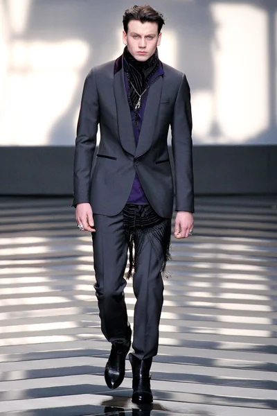 Look 2